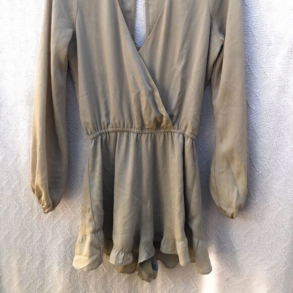 Show Me‎ Your MuMu Shorts Romper - Picture 3 of 9